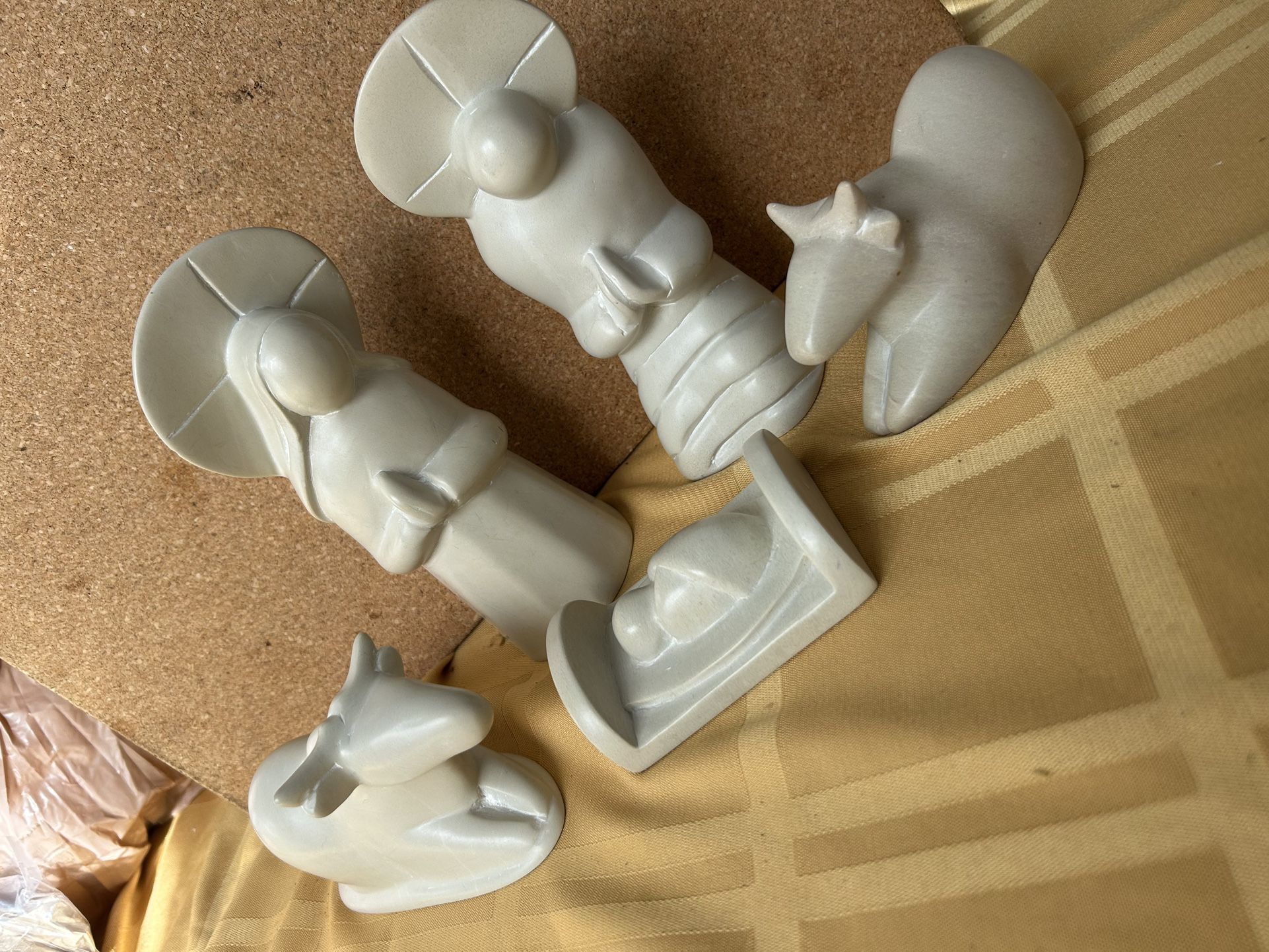 Ten thousands villages Love’s Halo Nativity handcrafted in Kenya 5 pieces