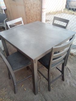 Table 4 chairs