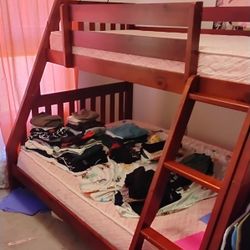 Bunk Beds Full / Twin
