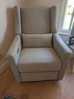Babyletto Kiwi Glider Rocking Chair  Recliner