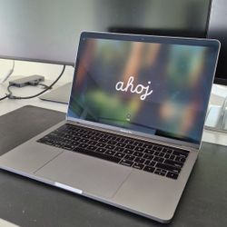 2018 MacBook Pro i5 8 GB 256 SSD