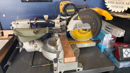 Dewalt 12” sliding Mitet saw