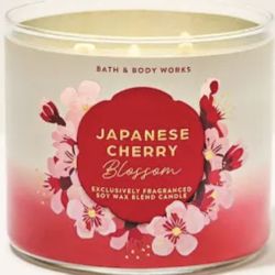 Best Seller! BATH & BODY WORKS ❤️✨🌸JAPANESE CHERRY BLOSSOM 🌸✨❤️3-wick candle  