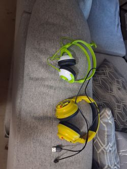2 pairs of kids over the ear headphones