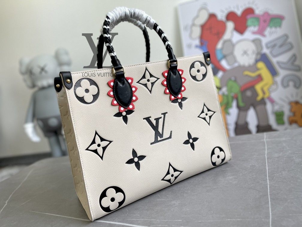 Louis Vuitton Onthego M45372 white bag 35x27x14cm for Sale in