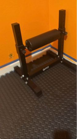 Bulgarian split squat and hip thrust padded stand