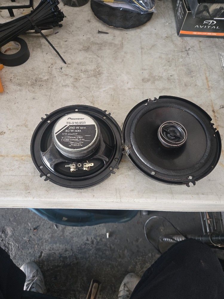 Pioneer 6.5 Speakers