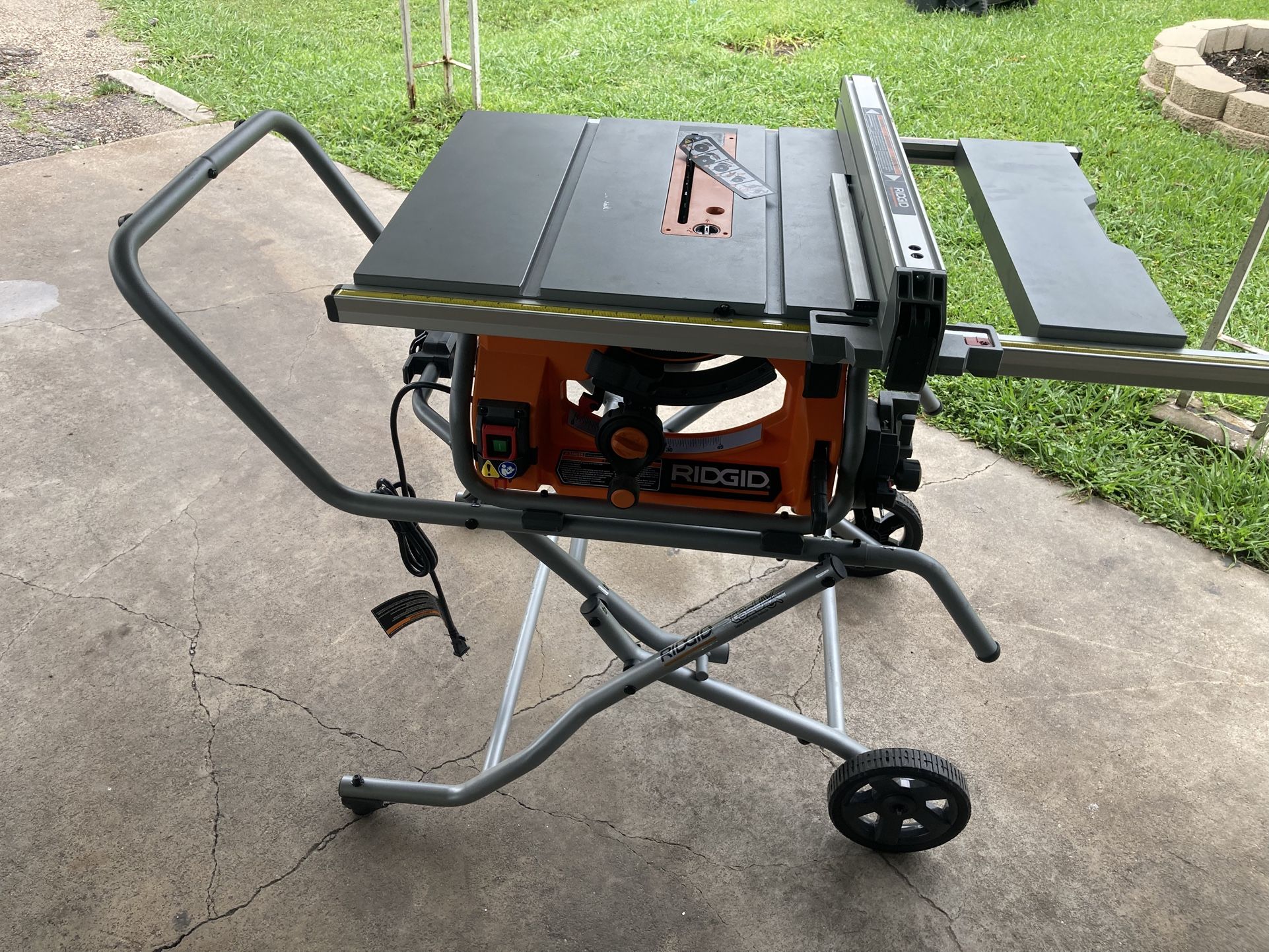 Ridgid 10 in Table Saw Precio Firme