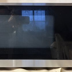 Panasonic 1.3 Cu. Ft. Inverter Microwave, 1200W