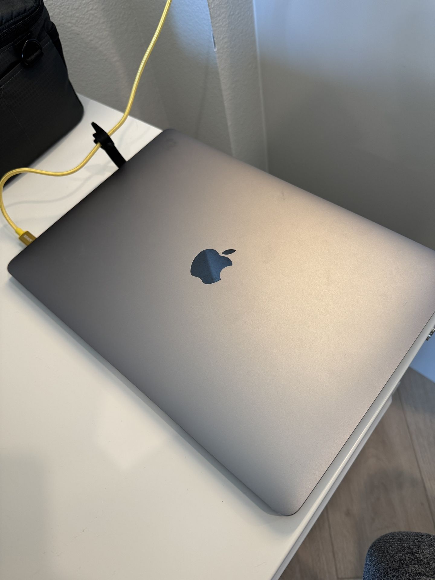 MacBook Pro 2020 13” 32GB Memory 1TB 3 ports