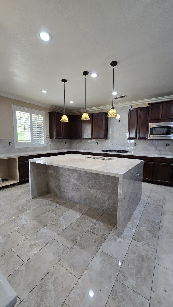 Kitchen Countertop Installation & Slab Fabrication