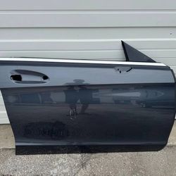 12-18 Mercedes W218 CLS400 CLS550 Front Right Passenger Side Door Shell OEM