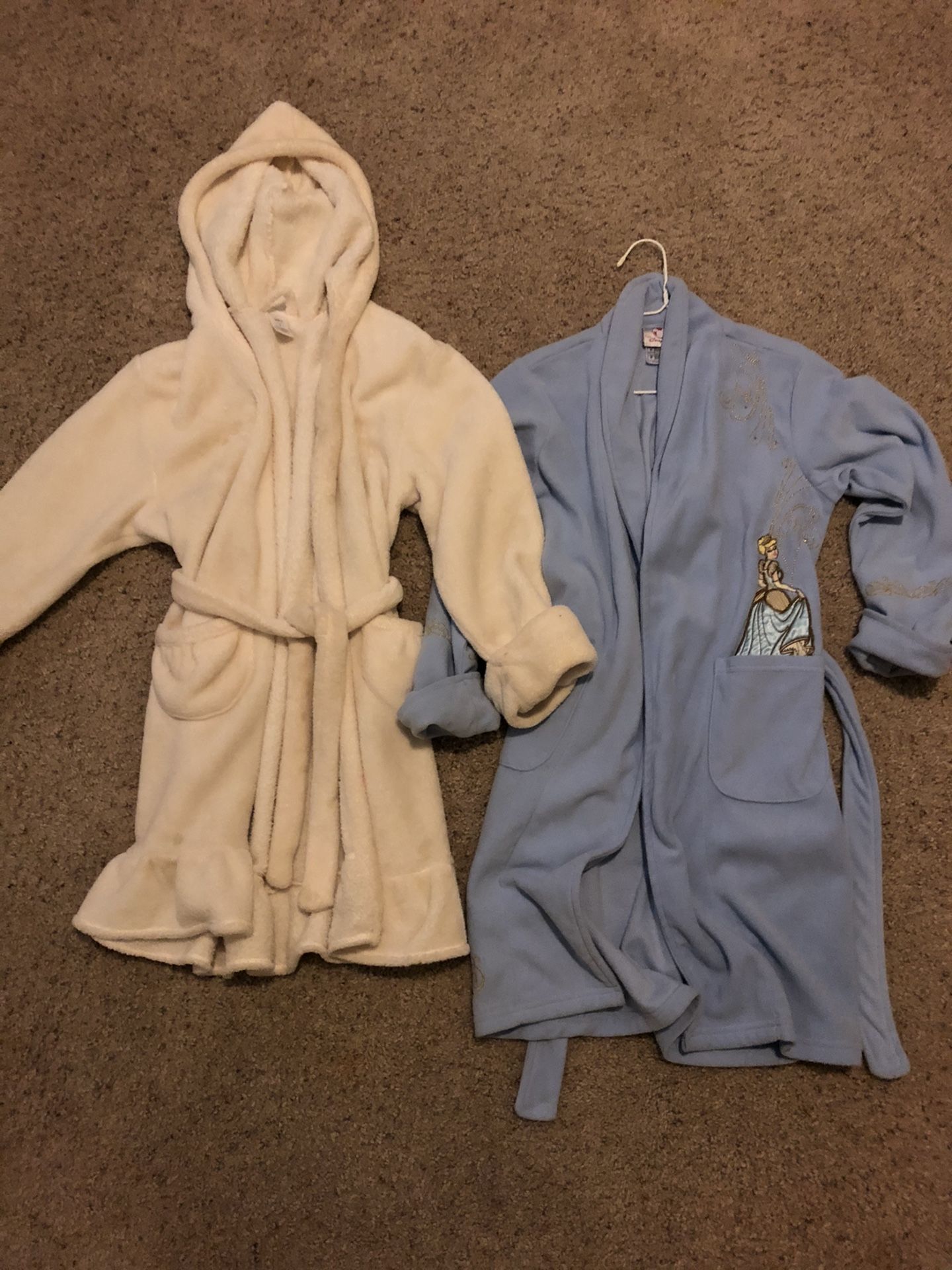 Girls Robes Gap size 8/Disney Size M