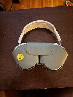 Green Airpods Max