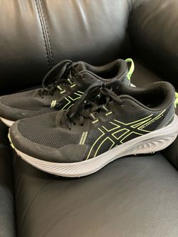 Men’s Asics running shoes