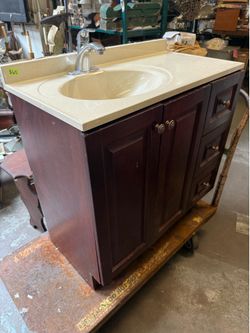 Bath Vanity w/Sink & Faucet