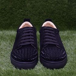 CHRISTIAN LOUBOUTIN JUNIOR SPIKES / RED BOTTOMS