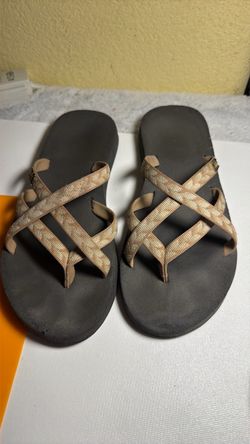 Teva Strappy Flip Flop Sandals size 8