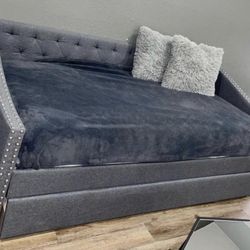 Brand New Trundle Day Bed