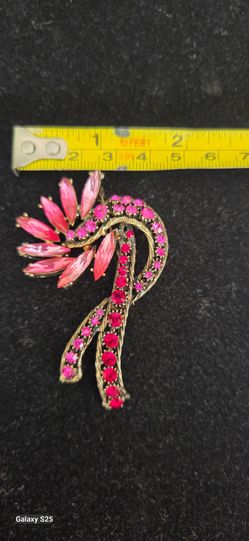 Vintage Weiss rhinestones brooch