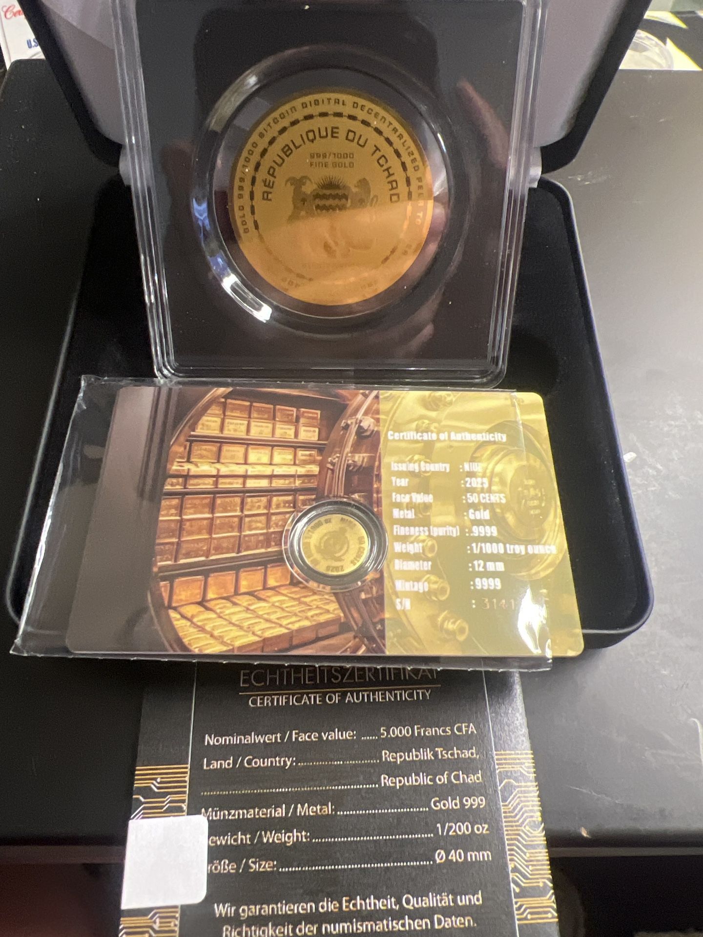 Bonnie And Clyde (5) 1/1000 Niue And Bit Coin Republic Of Chad 1/200 Oz Gold