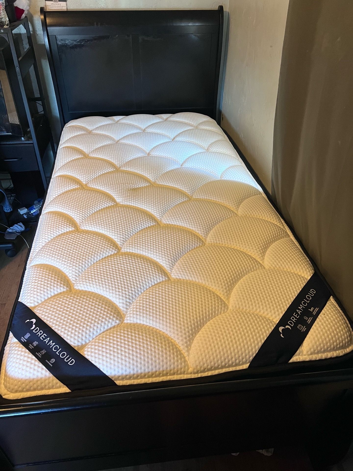 Twin bed mattress