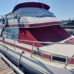 1977 BIY Hull type: Fiber glass