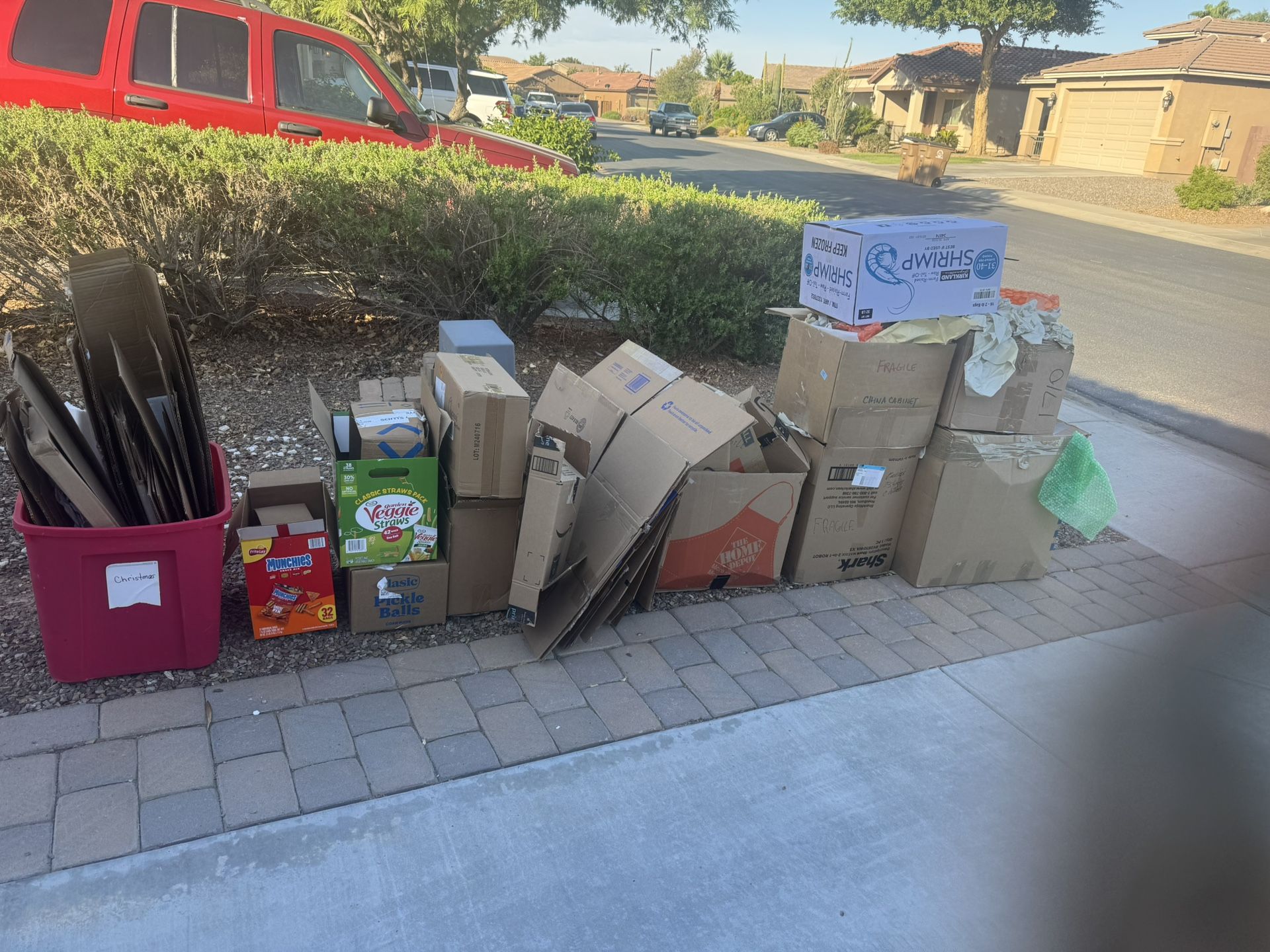 Free moving Boxes And Packing Material