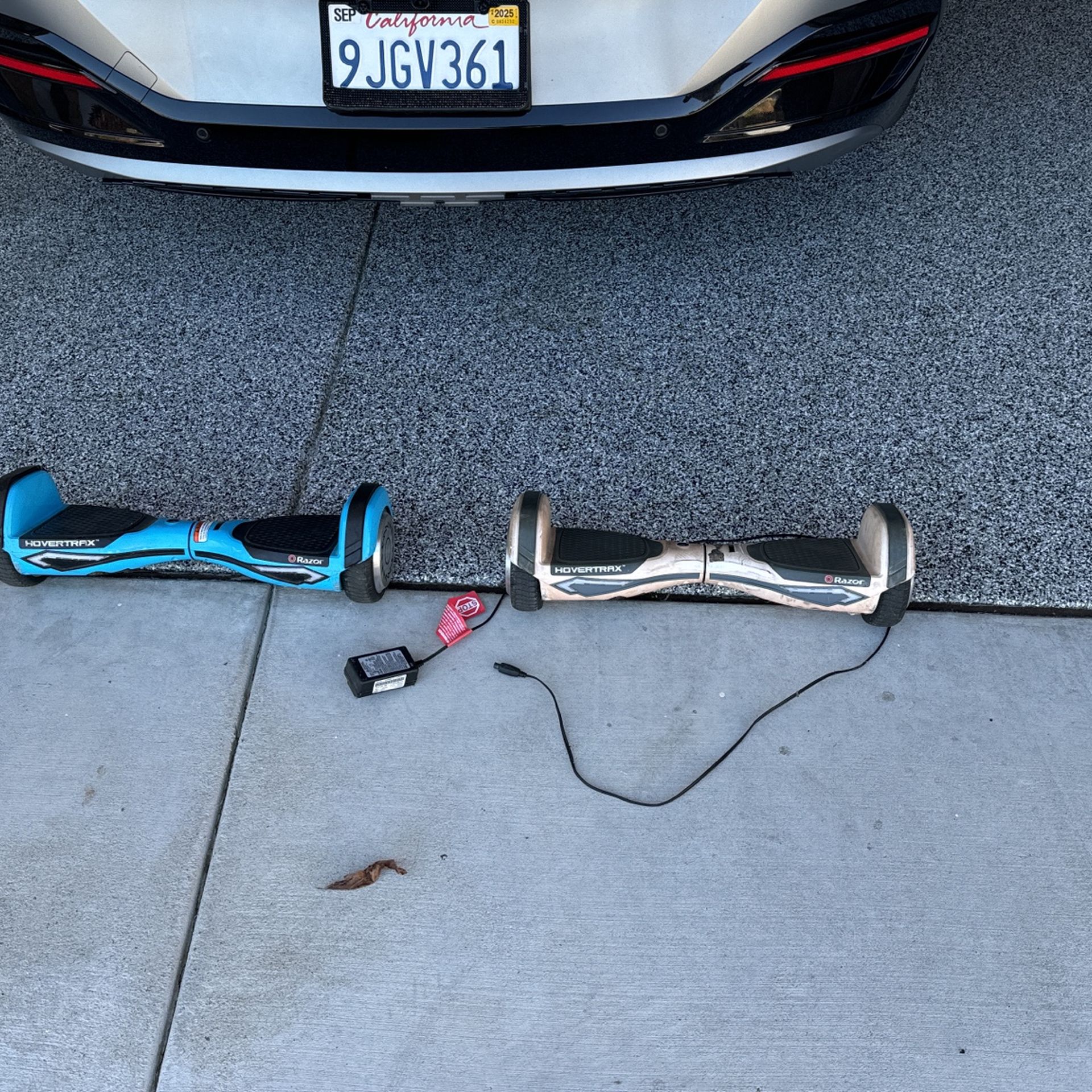 2 Razor HoverTrax 2.0 Hoverboards