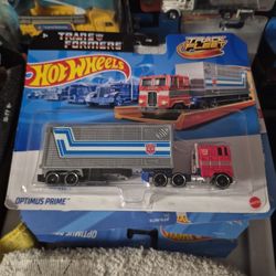 Hot Wheels Optimus Prime 