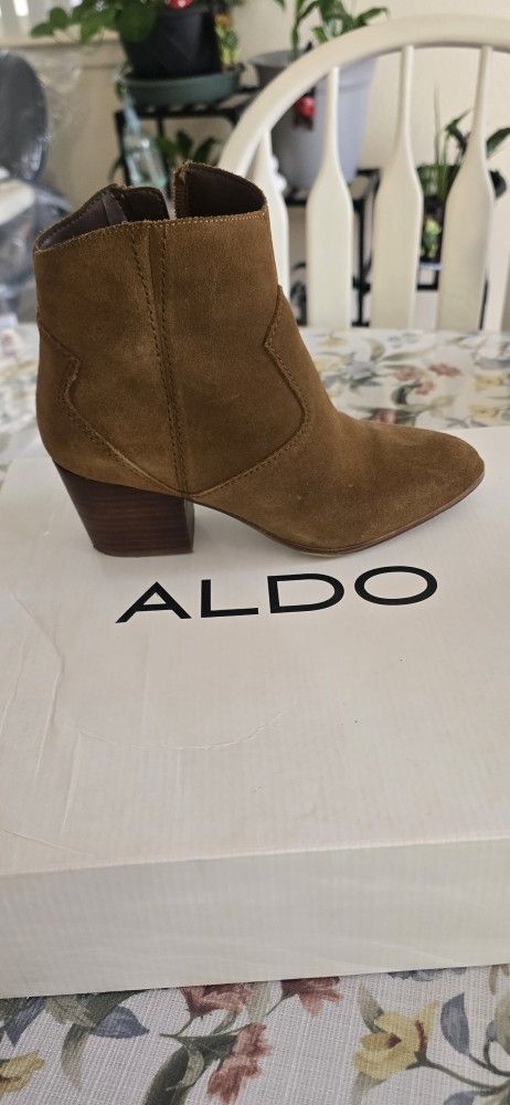 Aldo Marecchia-27 W Boots