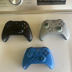 Xbox Controllers 