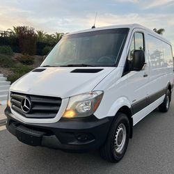 2014 Mercedes-Benz Sprinter Van 2500