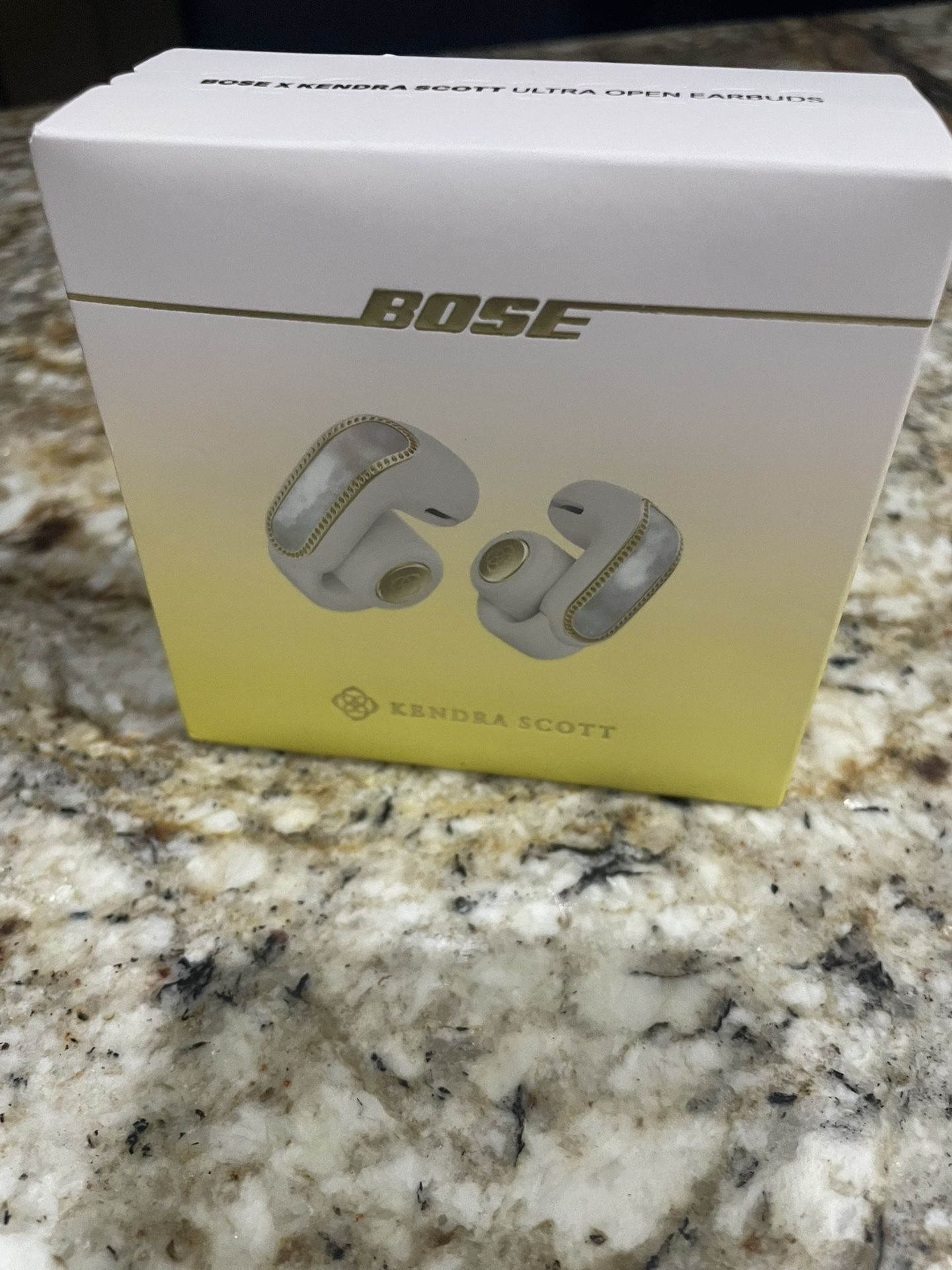 BOSE earbuds X Kendra Scott 