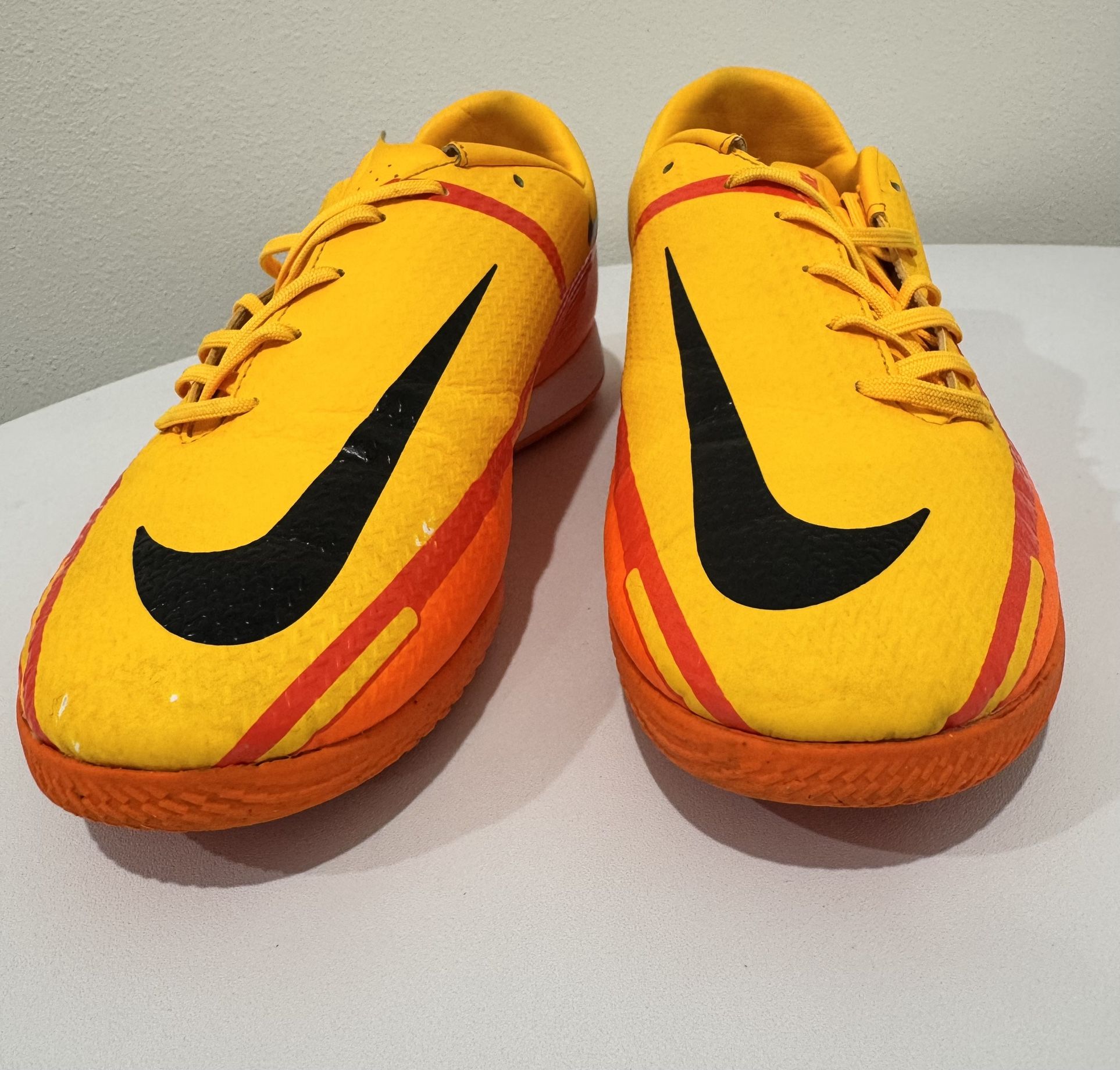Soccer Shoes Nike Phantom GT Academy IC Indoor – Yellow / Orange / Black – Size US 9