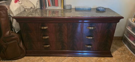 Dresser / drawers