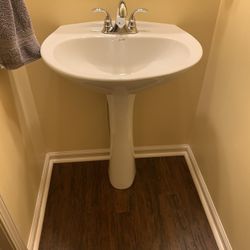 Used Pedistal Sink