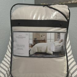 Threshold Comforter 