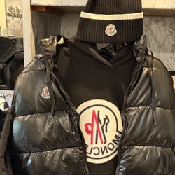 Brand New Set Of Matching Hoodie, Beanie And Puffer Jacket Size M /L/XL 