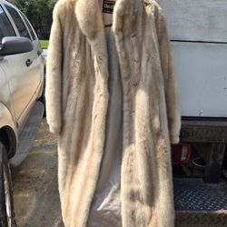 FUR COAT LIKE NEW