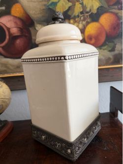 Acanthus Square Canister