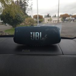 JBL BLUETOOTH SPEAKER