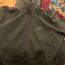 Green Nike Tech Fleece