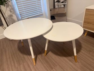 Set of 2 White Nesting Coffee Tables