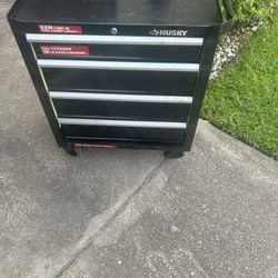 LIKE NEW HUSKY TOOL BOX