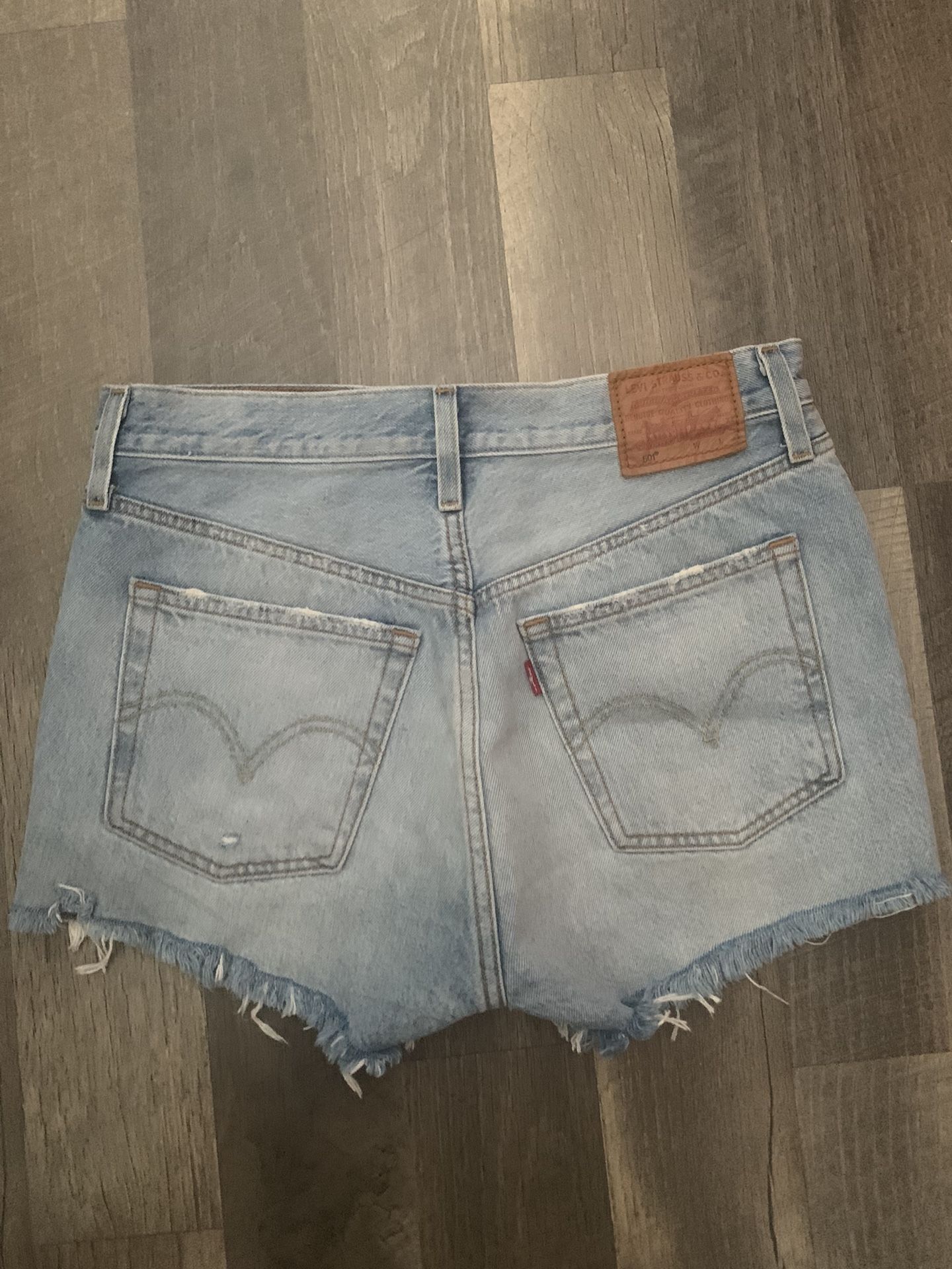 Levi’s 501 Cutoffs Sz 27