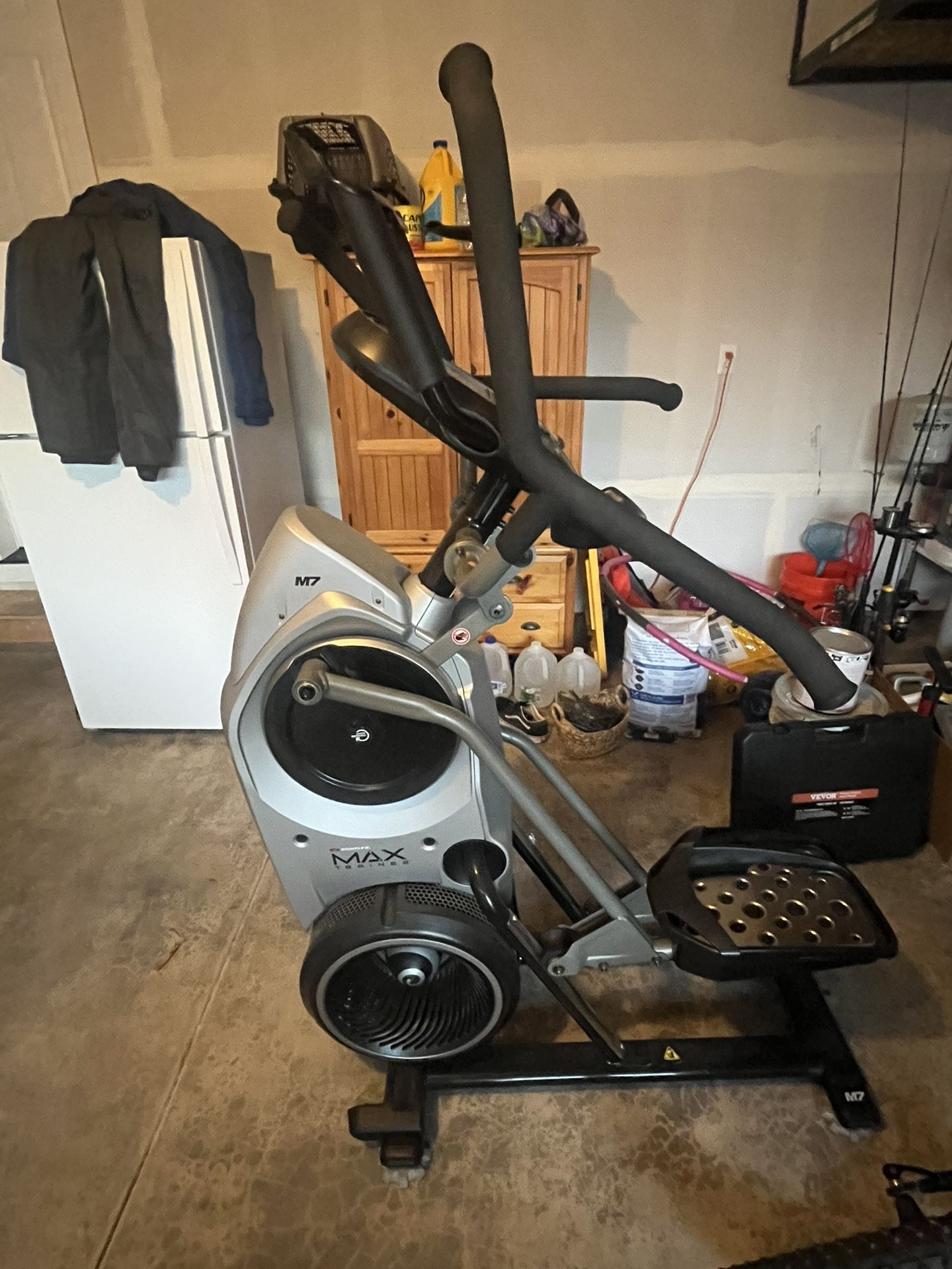 Max trainer M7 Elliptical 