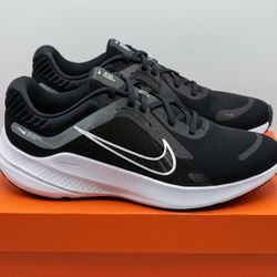 （New)Nike Men's Quest 5 Running Shoes / Size 9.5