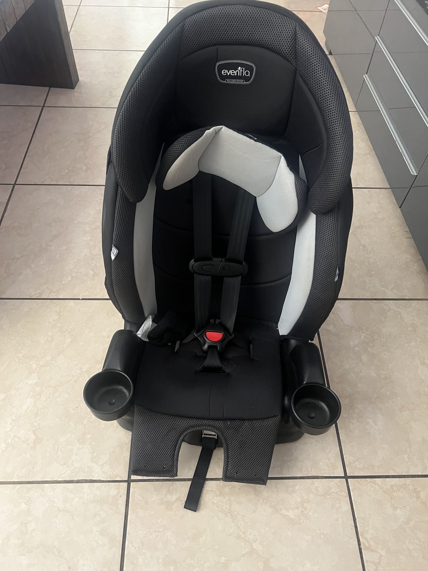 Evenflo Chase Plus 2-in-1 Booster Car Seat (Huron Black) for Sale in  Hialeah, FL - OfferUp