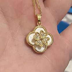 4 Leaf Clover Charm Spinner Pendant 